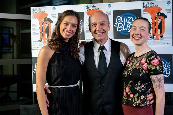 Invités heureux à la Nuit de l'élégance Bluzy Blazy, photo 37 de 155