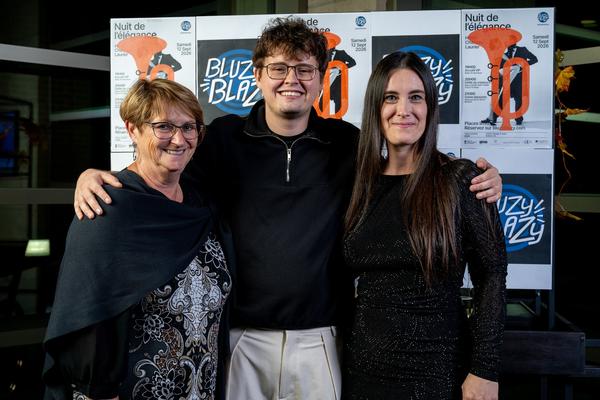 Invités heureux à la Nuit de l'élégance Bluzy Blazy, photo 88 de 155